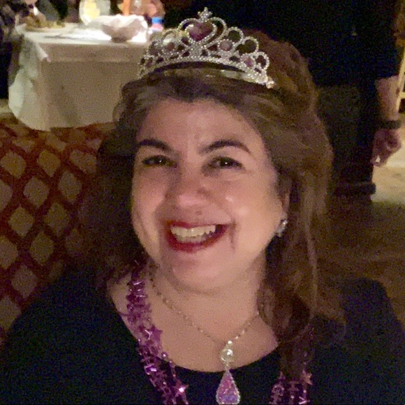 Meet your Posher, Rosa - Picture 2 of 2